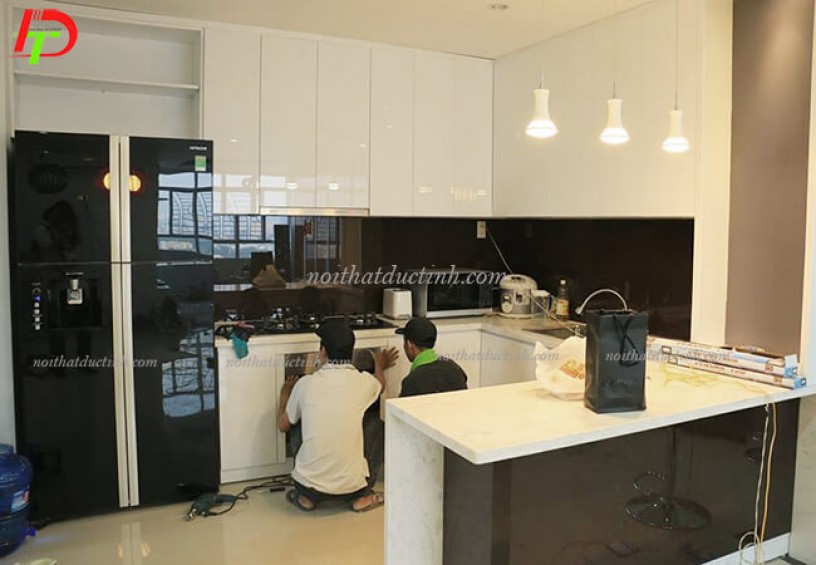 Tủ bếp gỗ công nghiệp chữ U TB16