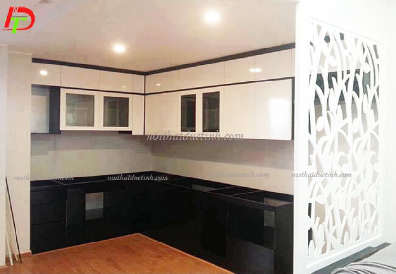 Tủ bếp gỗ công nghiệp hiện đại TB04