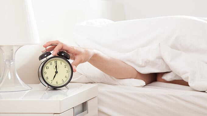 Những đồ vật tuyệt đối không nên đặt trên giường ngủ